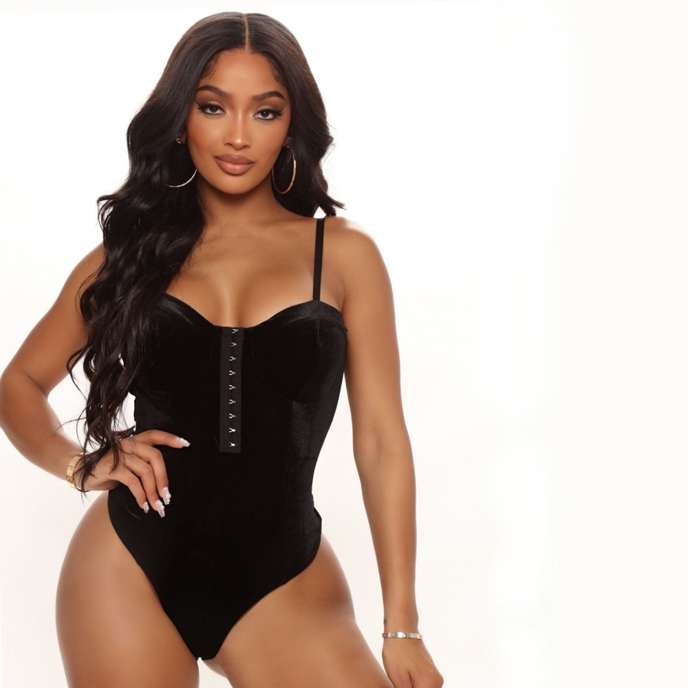 NEW Bozzolo Black Velvet Padded Cups Snap Button Closure Thong Bodysuit Large